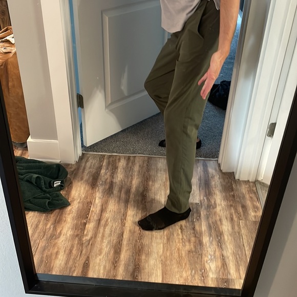 Green breathable Lululemon work pants - Picture 5 of 5